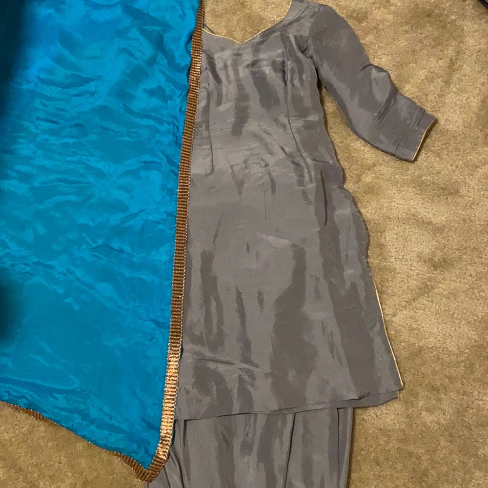 Indian/Pakistani/Afghan Suit
